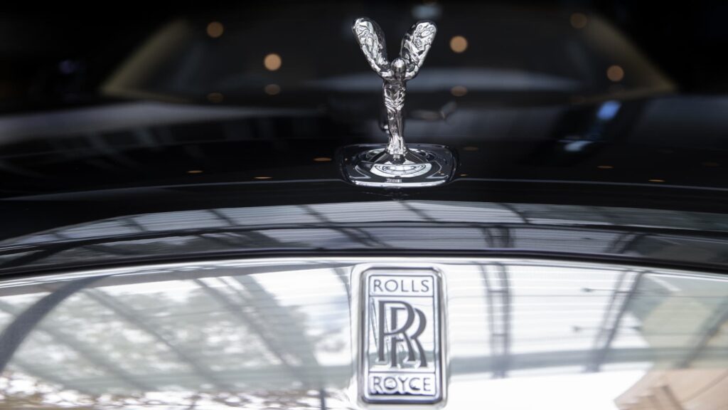 Rolls Royce Nyc Private Office Showroom Caters To Prestigious Customers