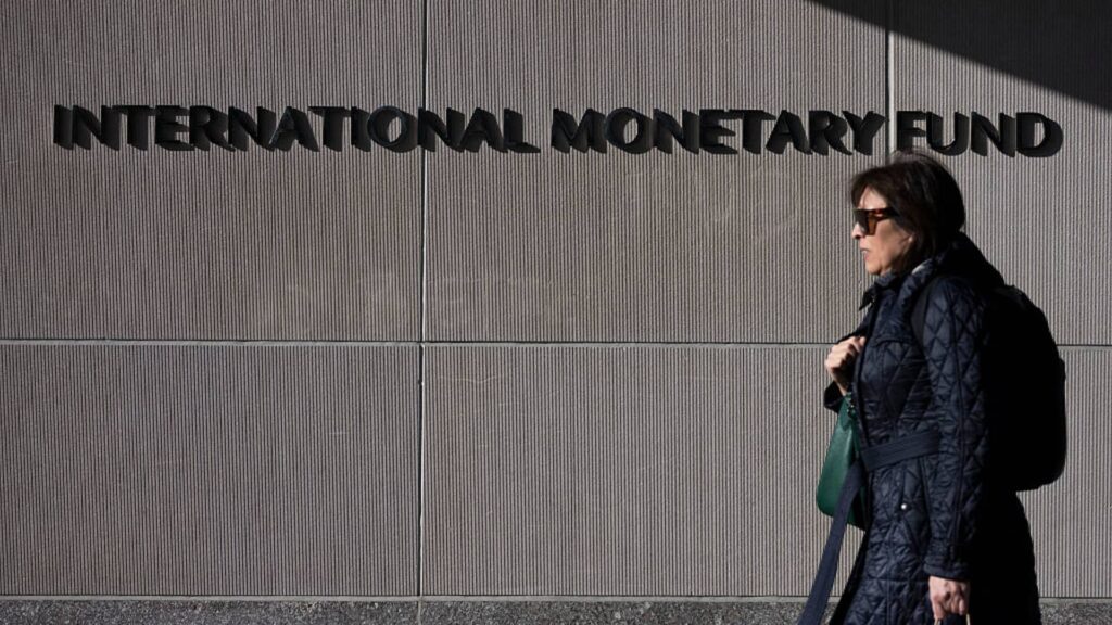 Imf reduces us growth forecast by almost 1 percentage point