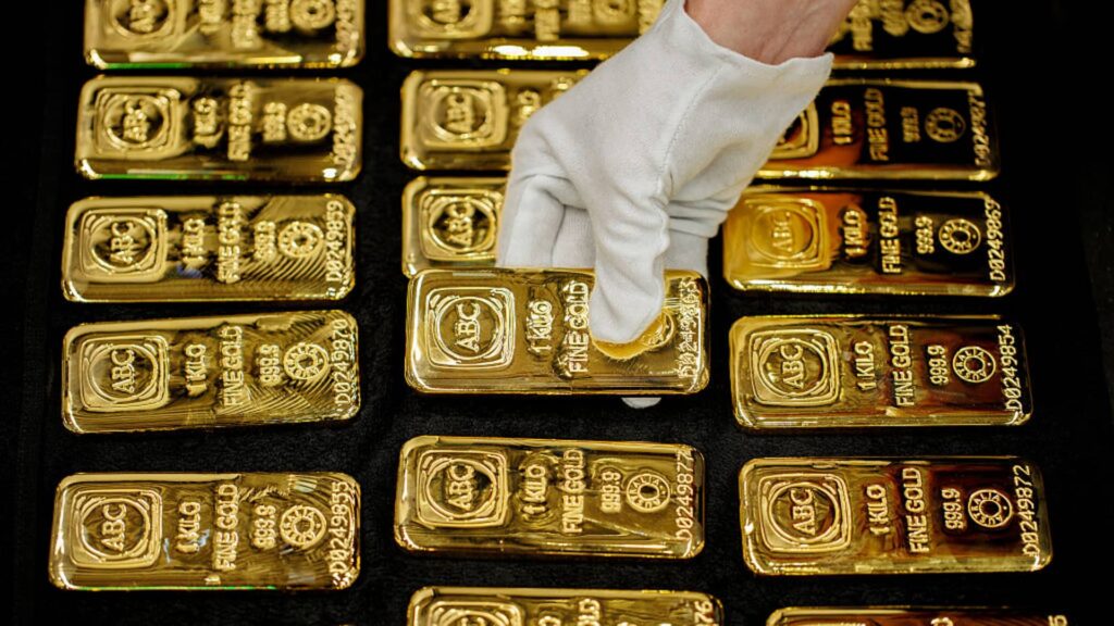 Real estate and gold vs. stock: best long term investment