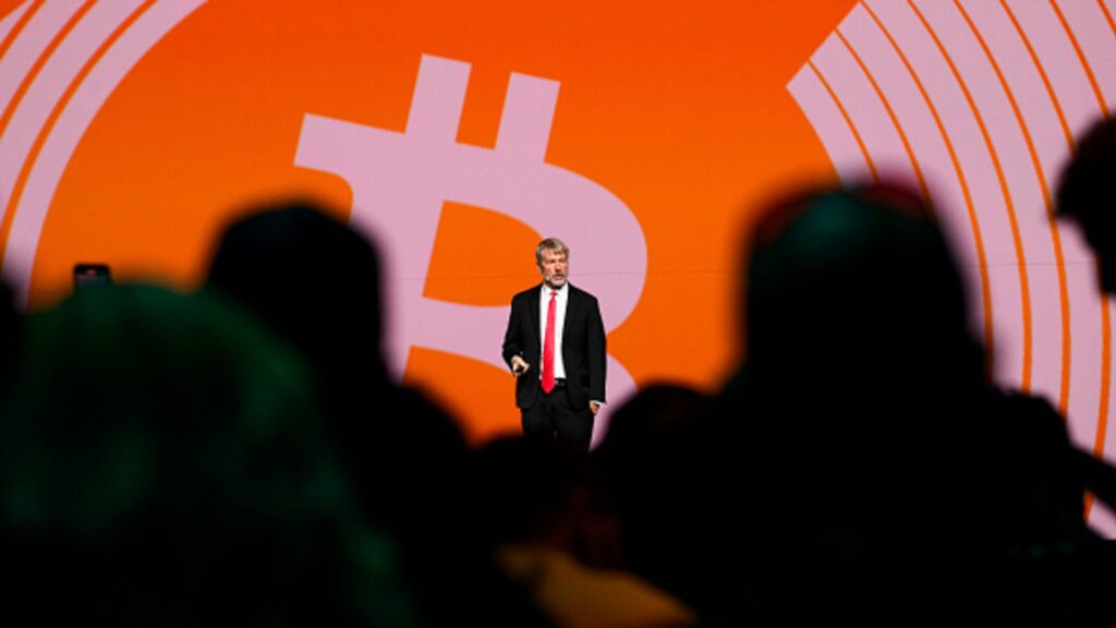 Saylor bitcoin purchasing strategy "explosion", but wall street's scepticism