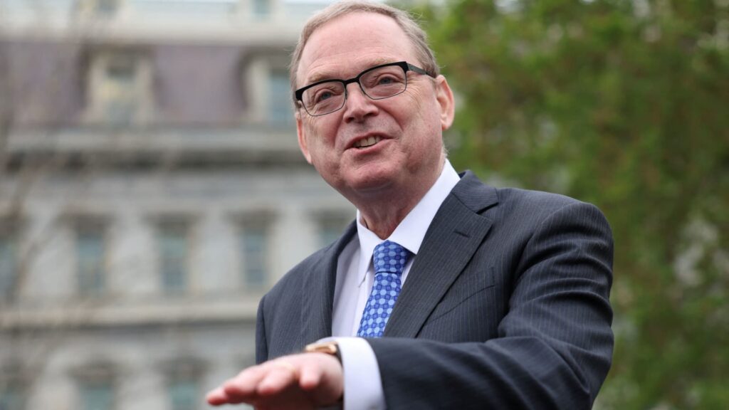 Trump advisor hassett will stay despite the judge's ruling