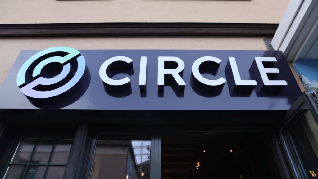 Circle raises $1.1 billion from upsized ipo, with a price