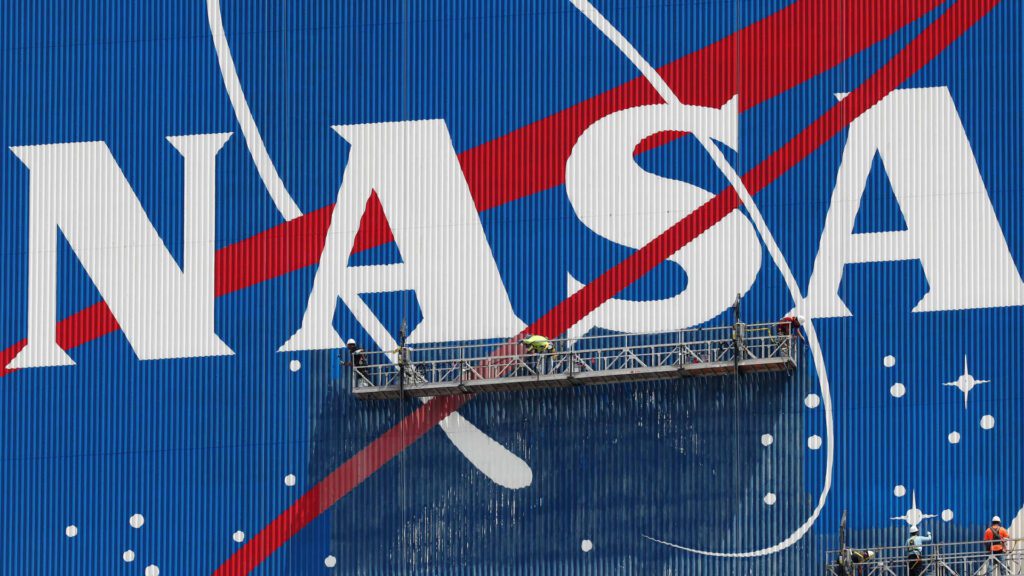 Nasa plans to stream rocket launches on netflix starting this