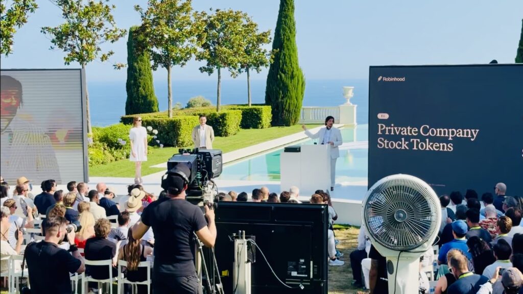Robinhood offers openai and spacex tokens. stock hit records