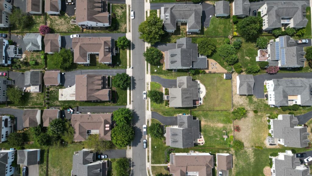 As interest rates drop even further, demand for mortgage refinancing