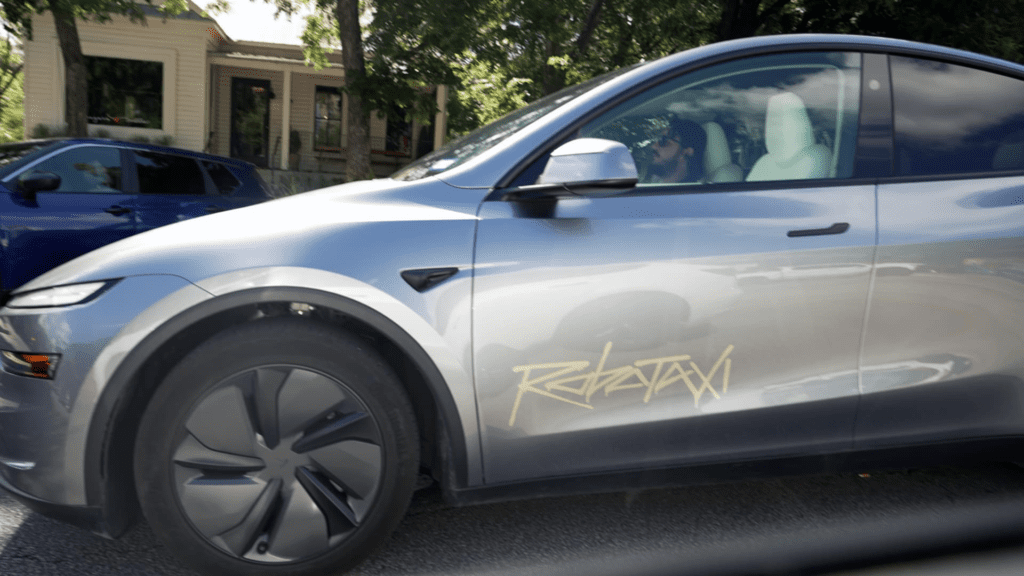 Tesla moves to expand robotakshi into phoenix following rival waymo