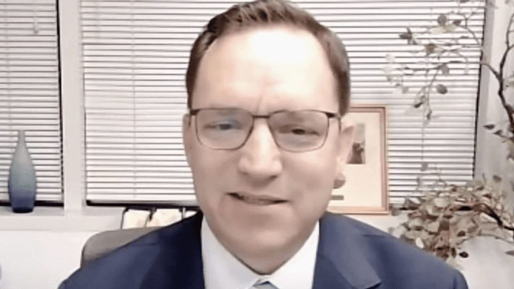 Economist smarlin confirms he is running for the fed chair,