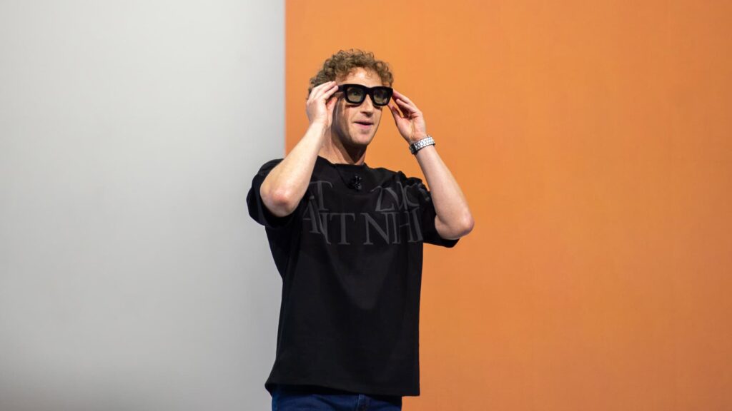 Mark zuckerberg unveils the $799 metaray ban display glass