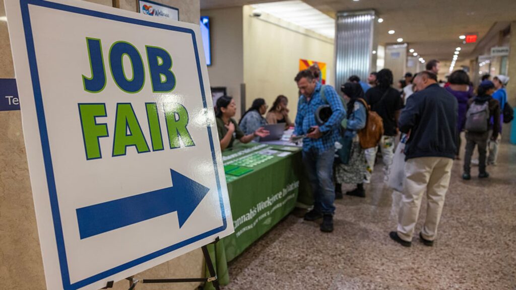 Unemployment claims will fall to 218,000, alleviating fear of work